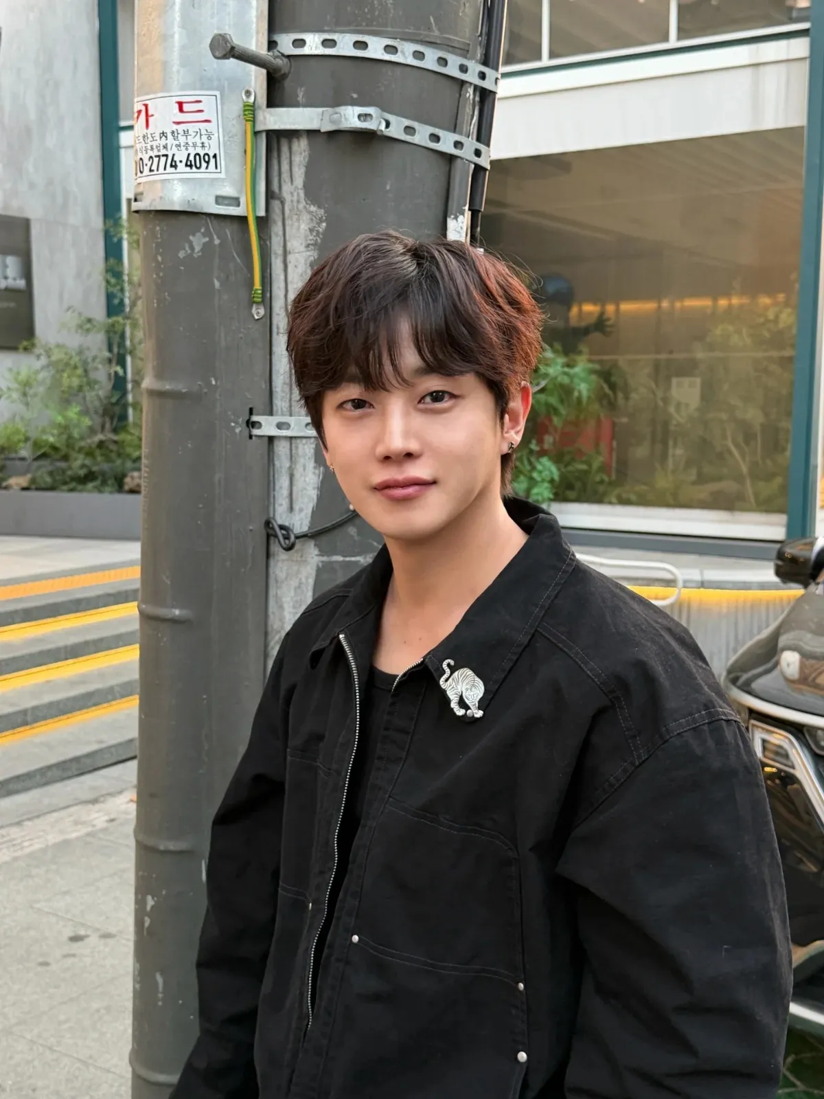 Kim Min Seok dengan outfit casual/Instagram.com/samuliesword