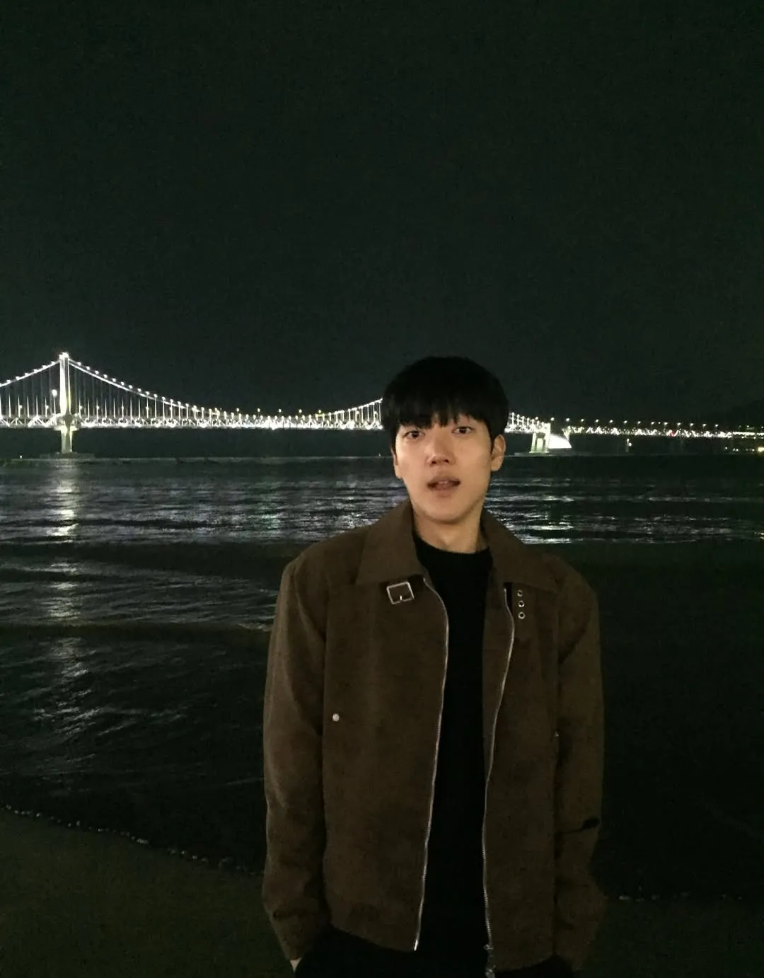 Foto Lee Hyo Je dengan latar laut / Instagram hj__l_4