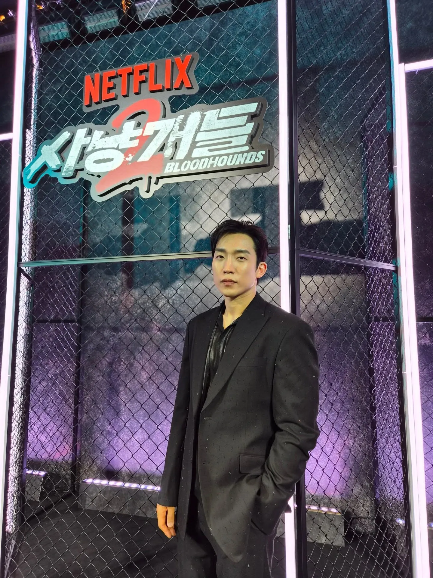 Lee Sang Yi dengan setelan hitam/Instagram.com/leesangyi_