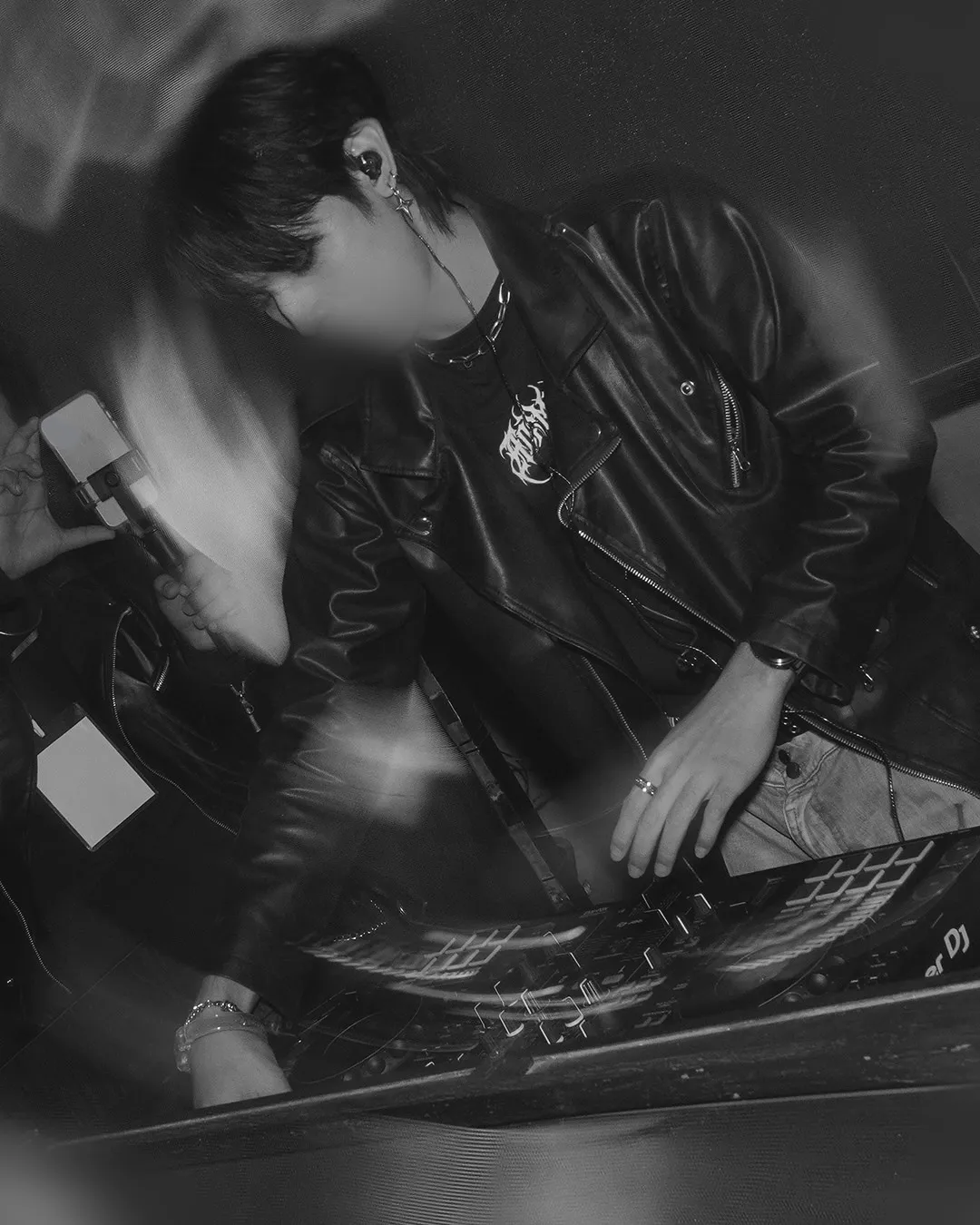 Potret kegiatan panggung Adam Zeins / Instagram adam_zeins