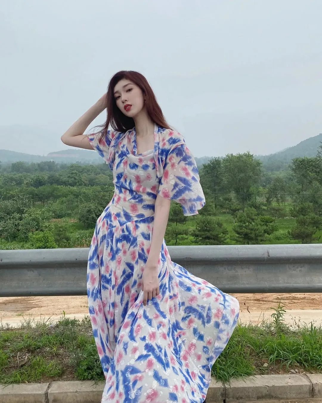 Liu Ling Zi menawan dengan dress (instagram.com/liulingzi.0406)