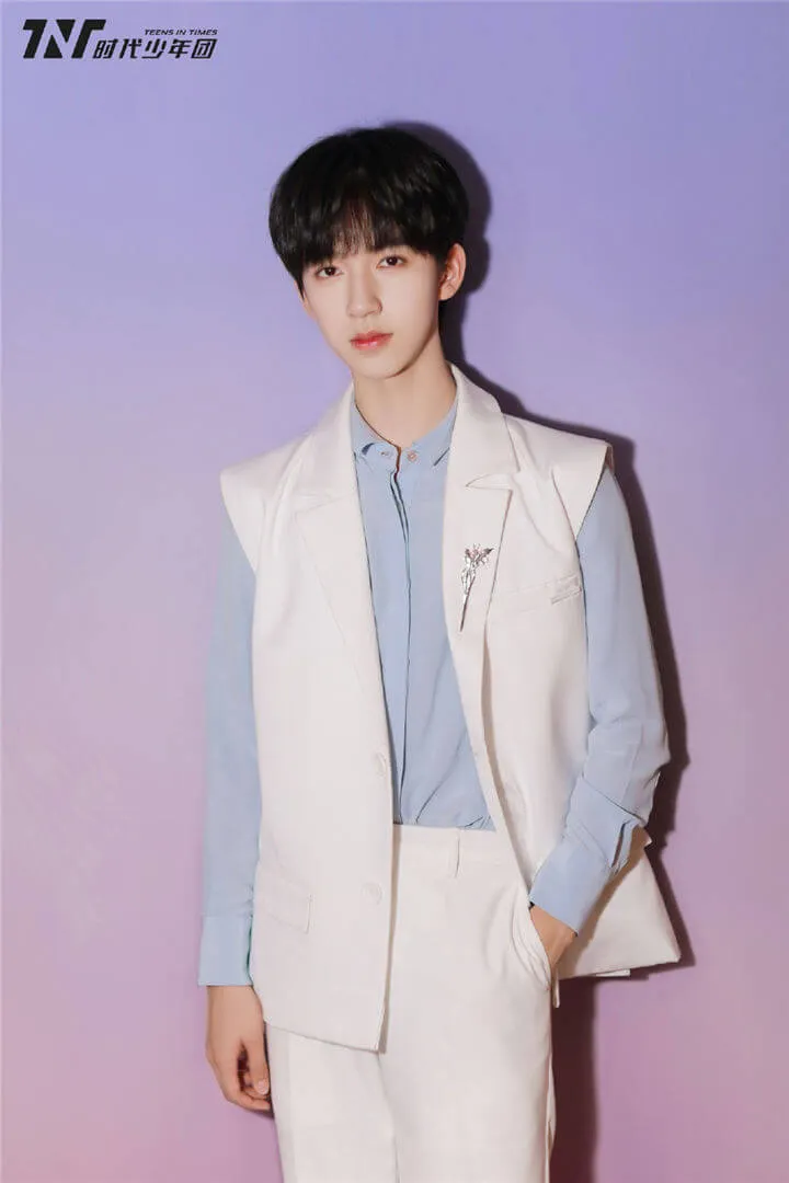 Potret He Junlin (https://www.cpophome.com/tnt/)