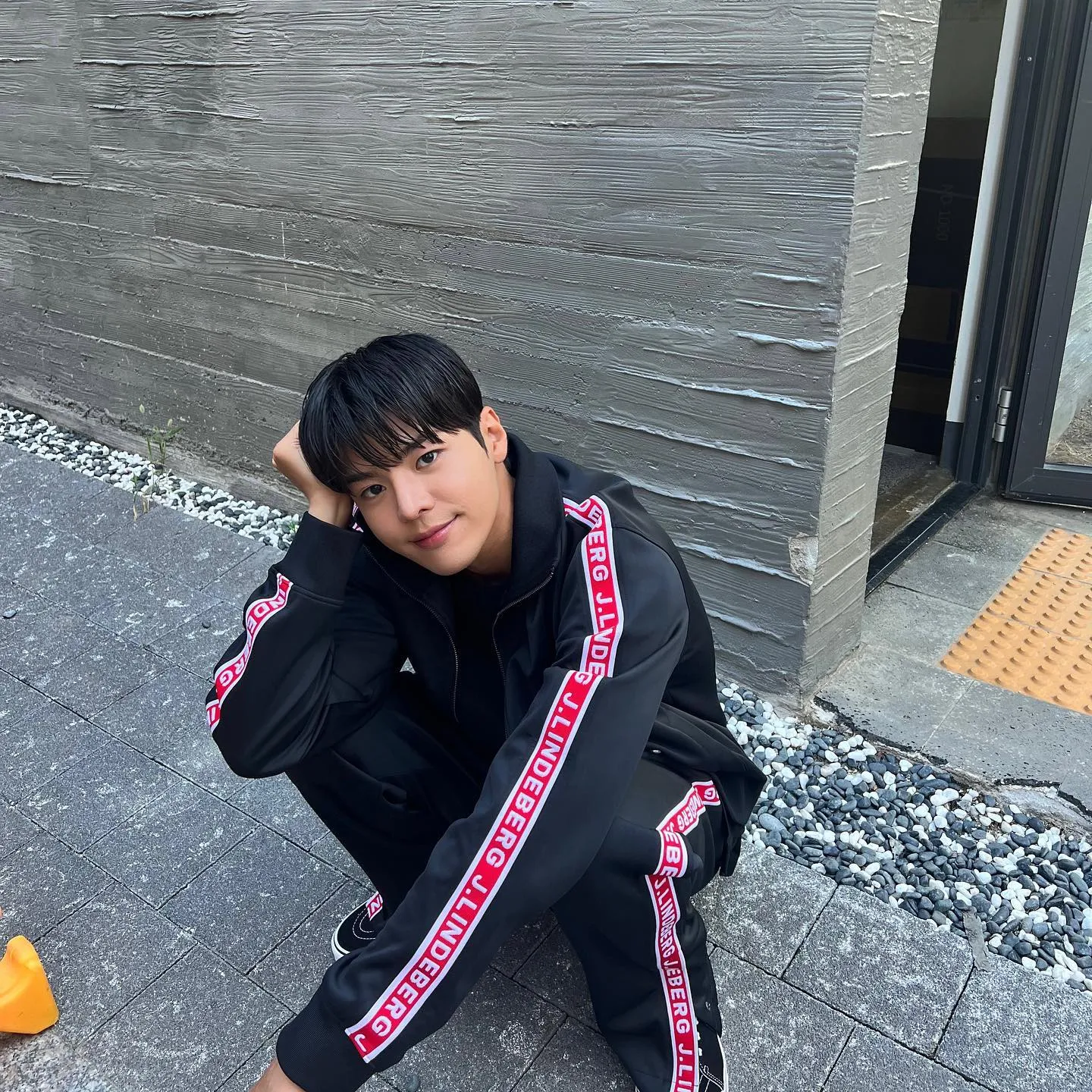 Ryeon tersenyum manis/Instagram.com/_ryeoun