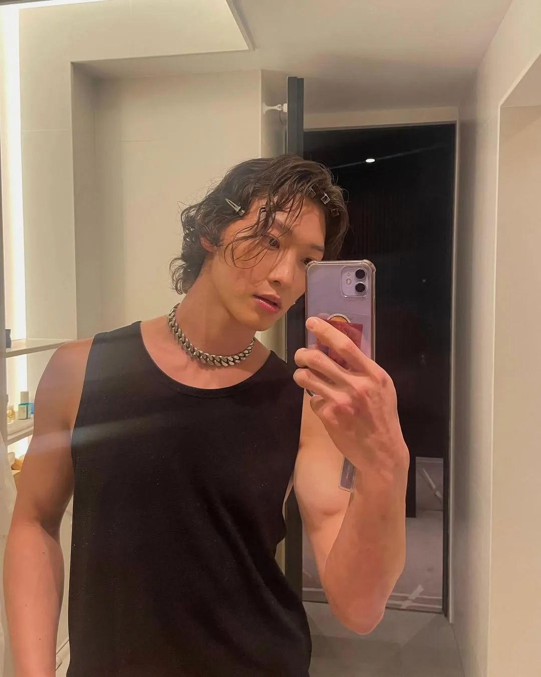 Mirror selfie Sang Heon Lee / Instagram sangheonleesh