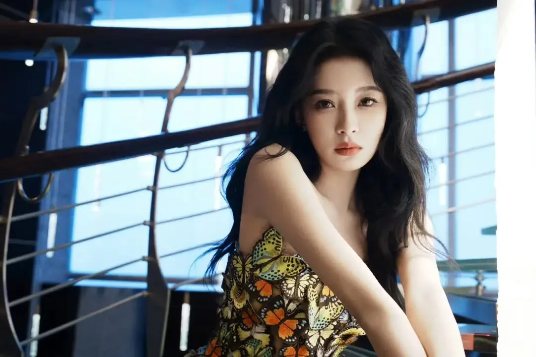 Sun Yi - instagram.com/@sunyi.sy