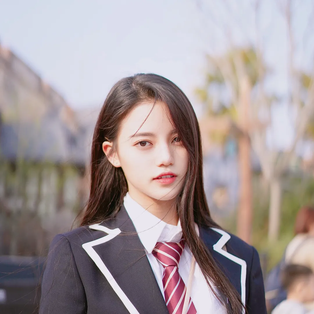 Sun Zhen Ni - instagram.com/@_sunzhenni_