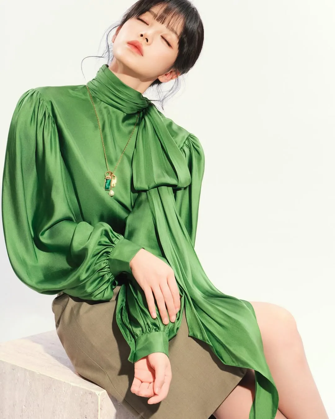 Tian Xi Wei di pemotretan event GUCCI - instagram.com/@tttxw.ww