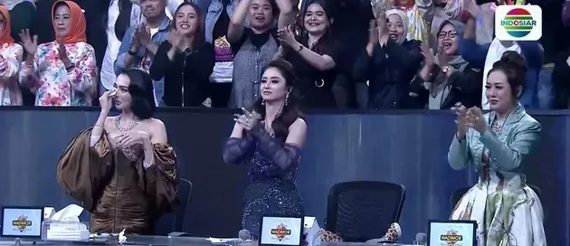 Valen Dapat Standing Ovation Juri DA 7 (cr:Youtube.com/indosiar)