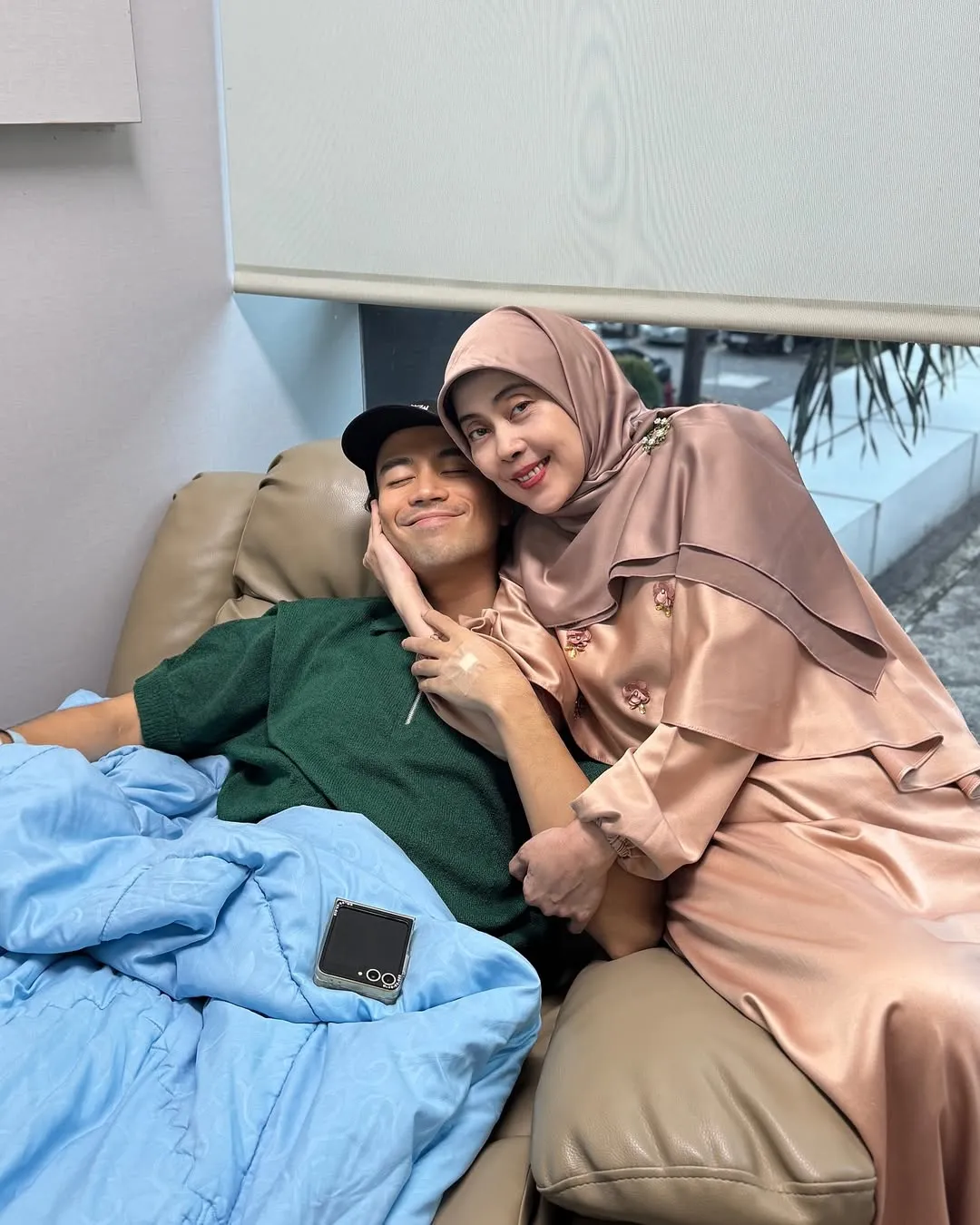 Vidi Aldiano semasa hidup yang tetap berkarya dan berkomunikasi dengan penggemar (credit:instagram.com/vidialdiano)