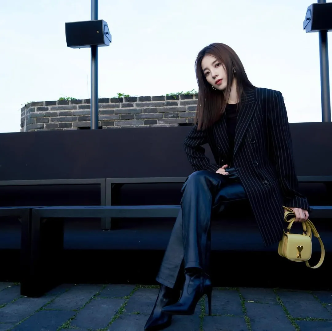 profil aktris China Wan Peng/cr: Instagram @elapse_w