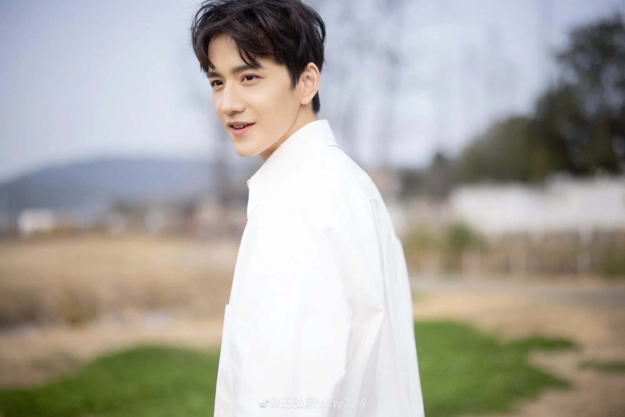 Aktor Wang Hongyi mulai debut (weibo.com)