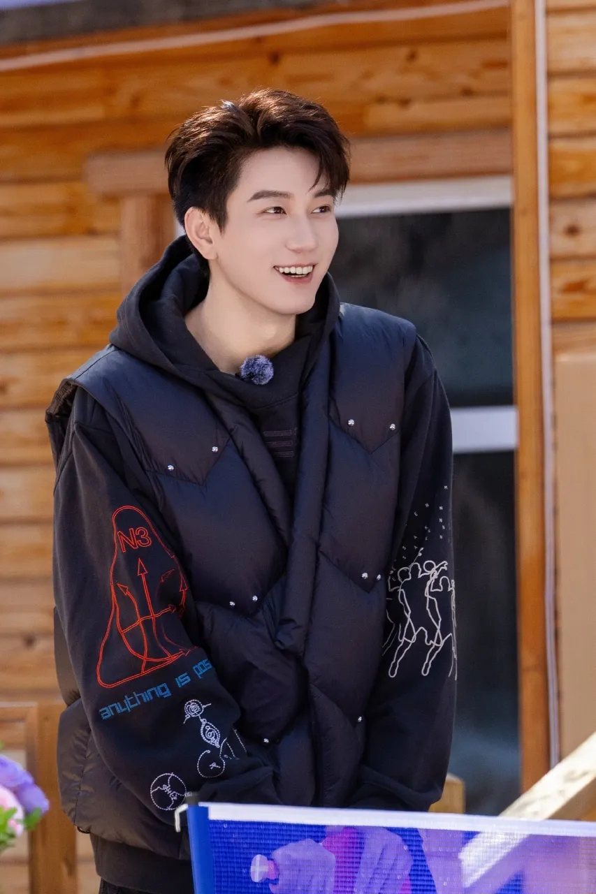 Wang Ziqi - weibo.com