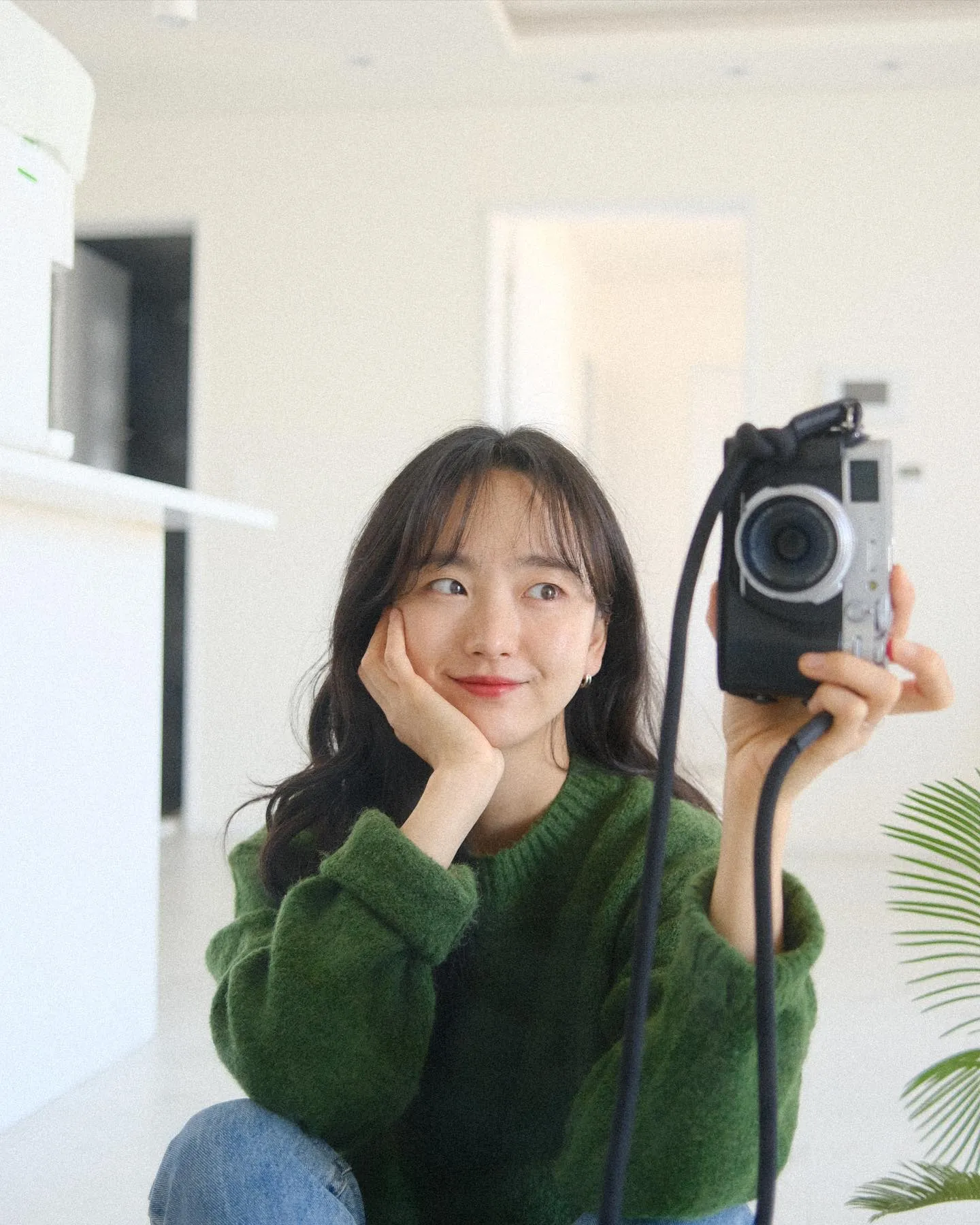 Won Jin Ah mirror selfie/Instagram.com/j0i3n2a9