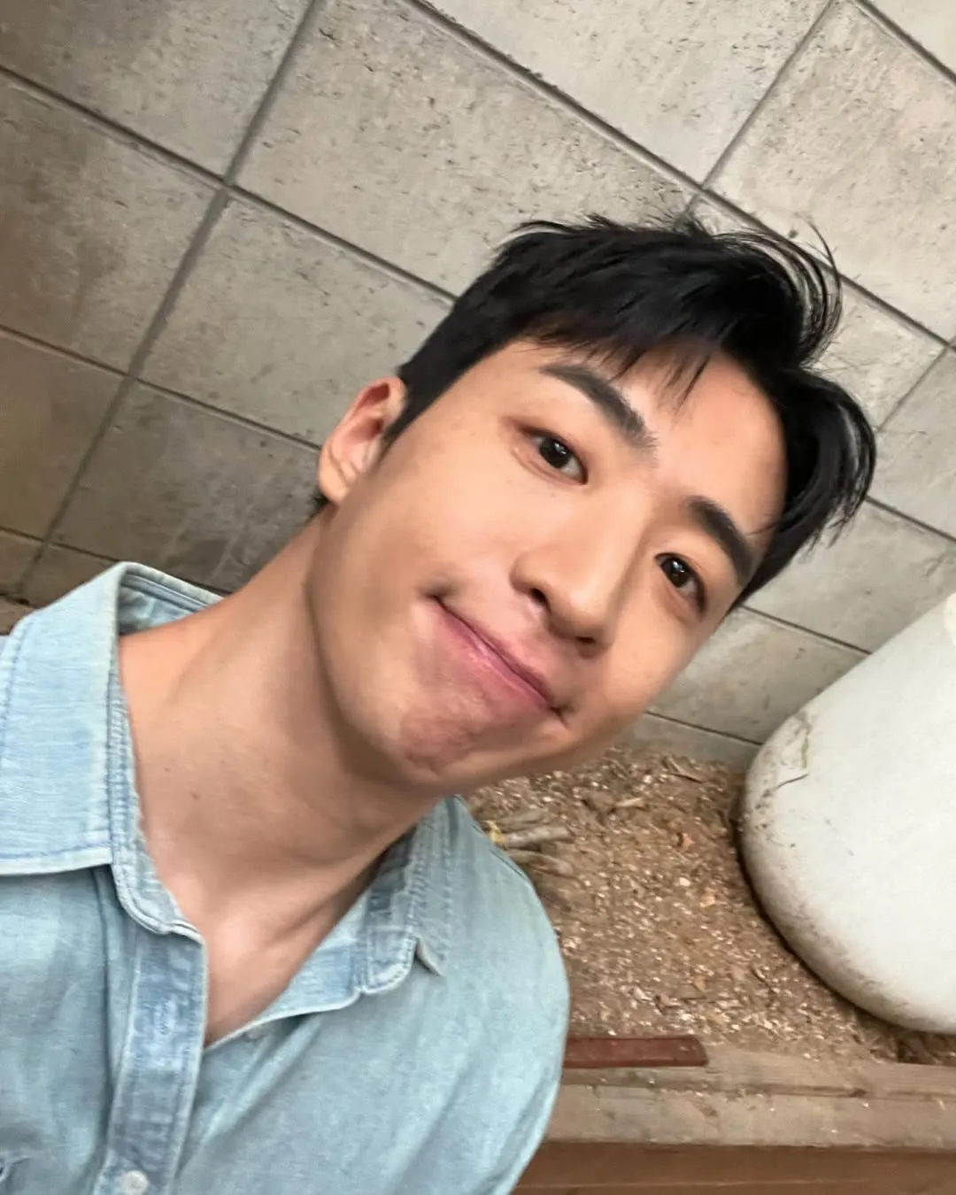 Selfie Yoo Su Bin dengan senyuman manis / Instagram subinyu1106