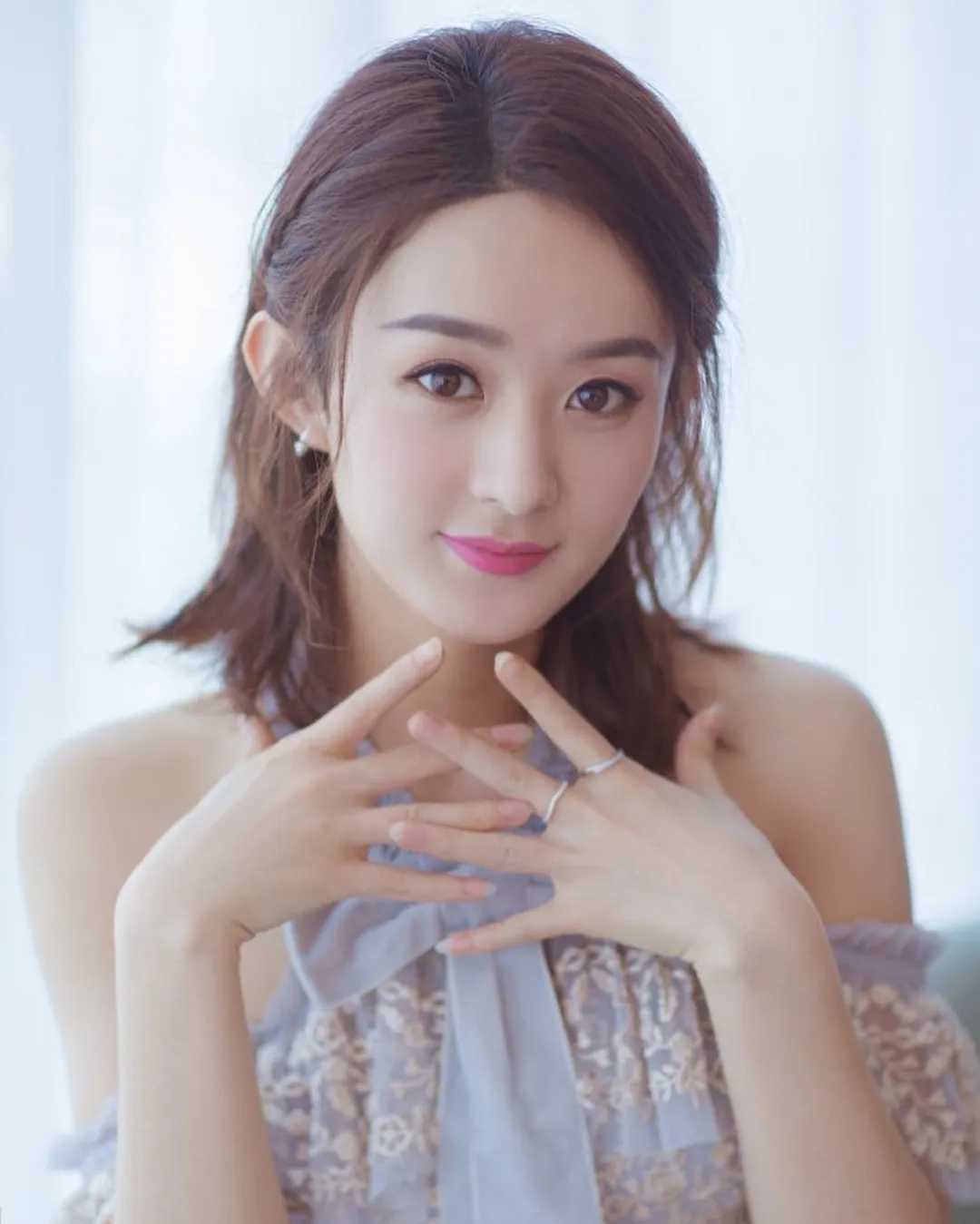 Zhao Li Ying - instagram.com/@zhaoliying_hq