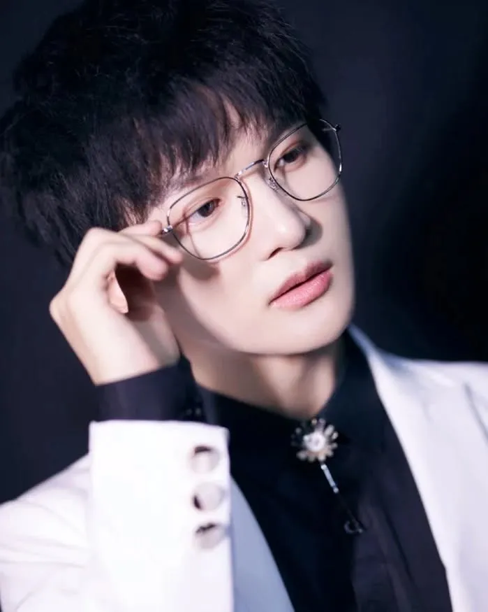 Pesona Zhao Shen (Credit: Instagram.com/charlie.zhoushen)