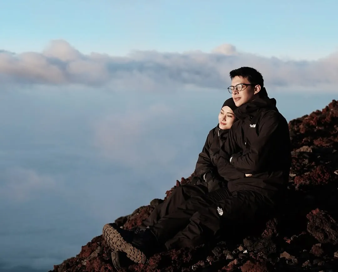 Instagram/rey_mbayang