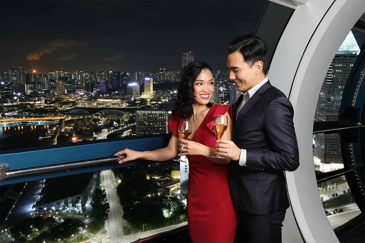 Panorama langit malam di Singapore Flyer. Foto: Singapore Flyer