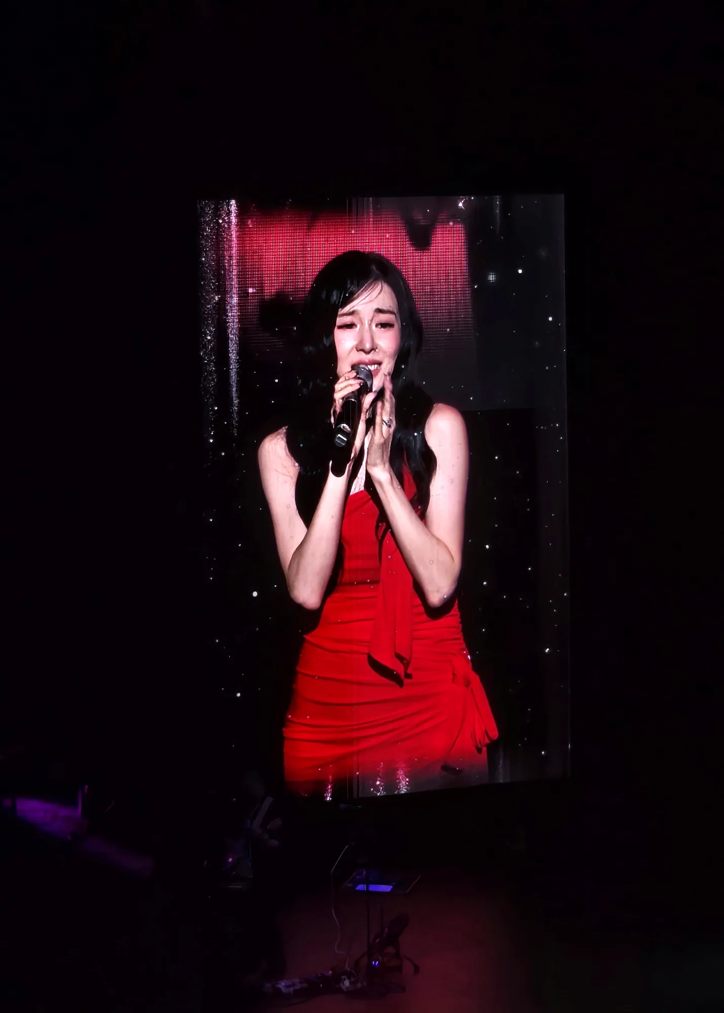 Rayakan Satu Dekade Solo, Tiffany Young Gelar Konser Spektakuler di Jakarta.