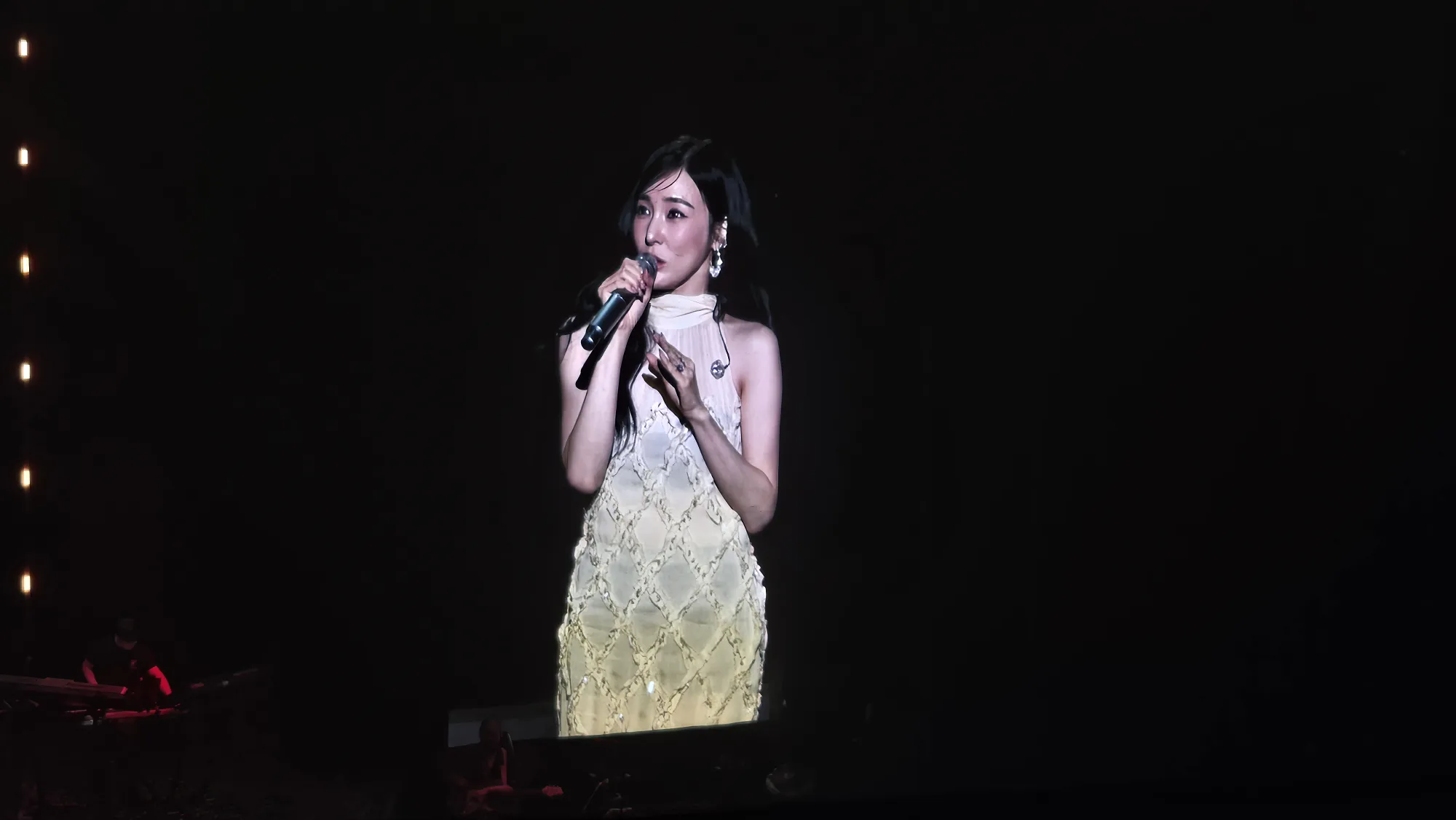 Rayakan Satu Dekade Solo, Tiffany Young Gelar Konser Spektakuler di Jakarta.