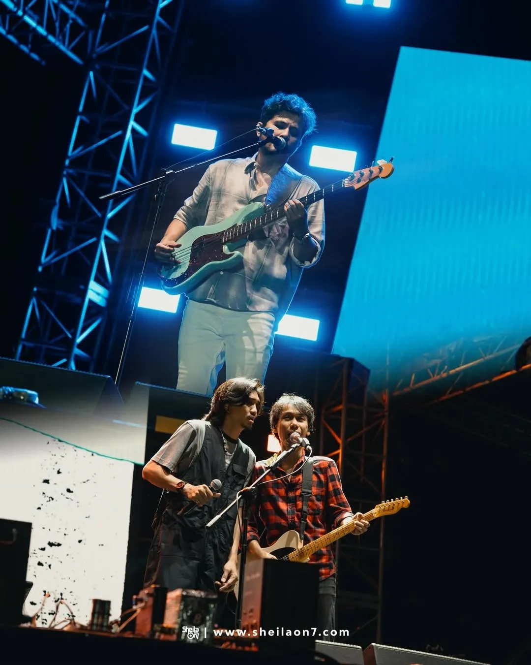 Sheila on 7 © instagram.com/sheilaon7