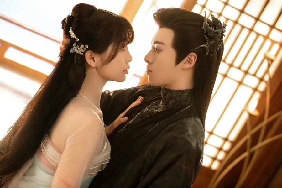 Romansa Epik yang Ikonik (Credit: Mydramalist.com/Love Between Fairy and Devil)