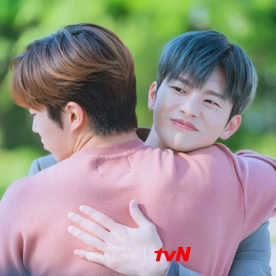 Trope enemies-to-lovers juga hadir dalam balutan fantasi (credit:instagram.com/tvn_drama)