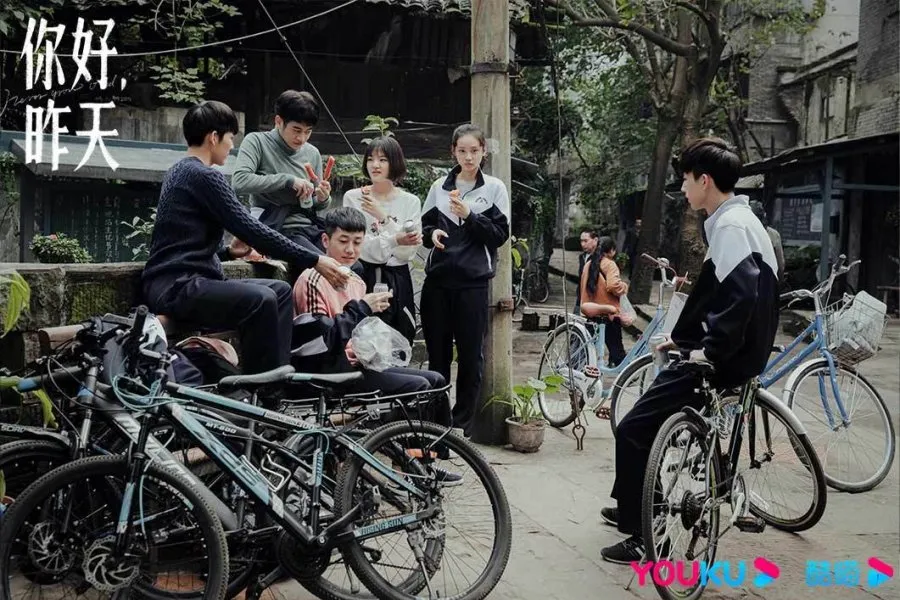 Nostalgia Hangat Lingkungan Xiaoji Tahun 90-an (Credit: Mydramalist.com/Never Grow Old)