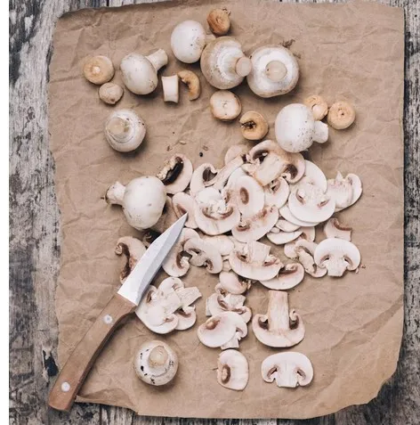 Resep Jamur Merang Tumis Bawang Putih / Unsplash