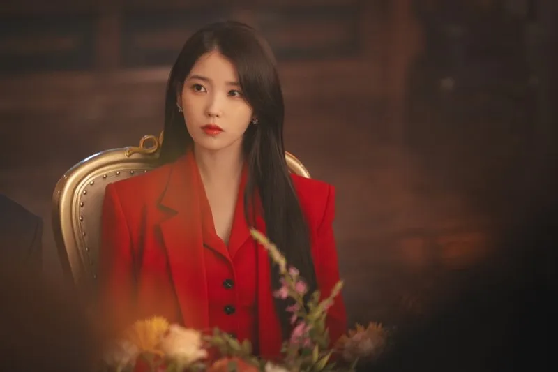 IU di Jamuan Kerajaan (c) Disney Plus
