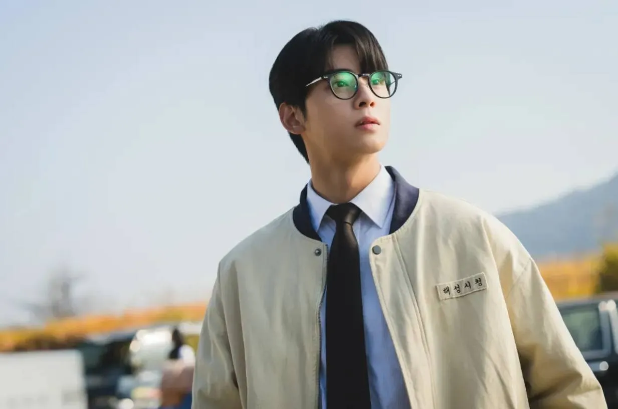 Cha Eun Woo sebagai Un-jeong (credit: Netflix)