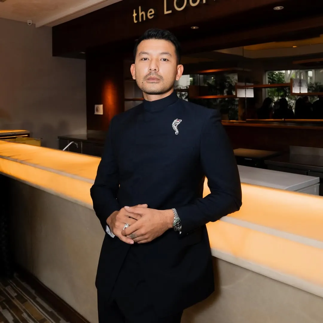 Rio Dewanto gala premiere (c) instagram.com/riodewanto