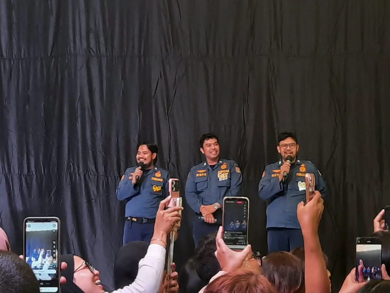 Rispo ungkap rasa hormatnya terhadap damkar usai memainkan peran sebagai damkar (liputan6.com/Qorry Layla A)