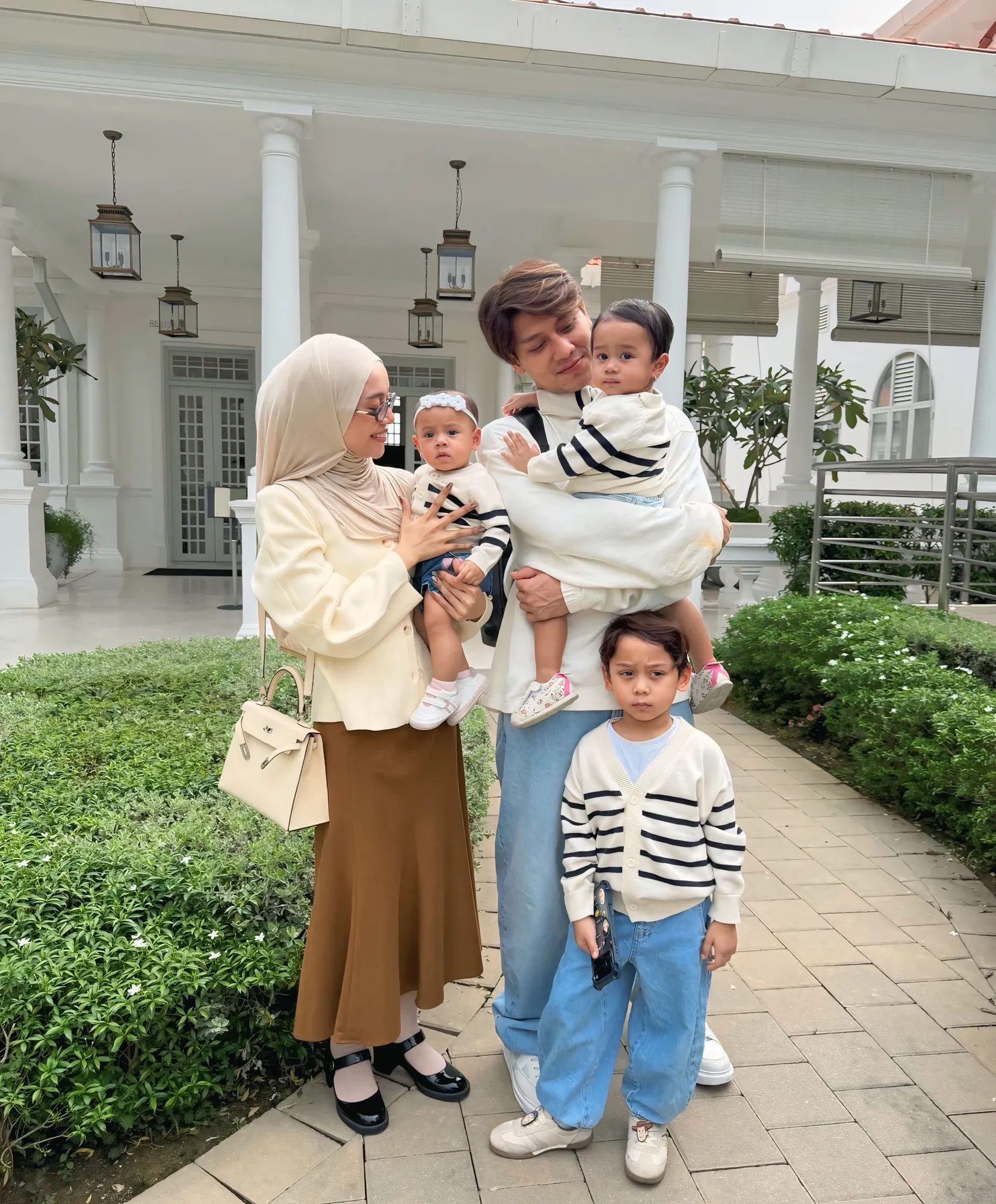 Foto keluarga Rizky Billar dan Lesti/instagram.com/rizkybillar