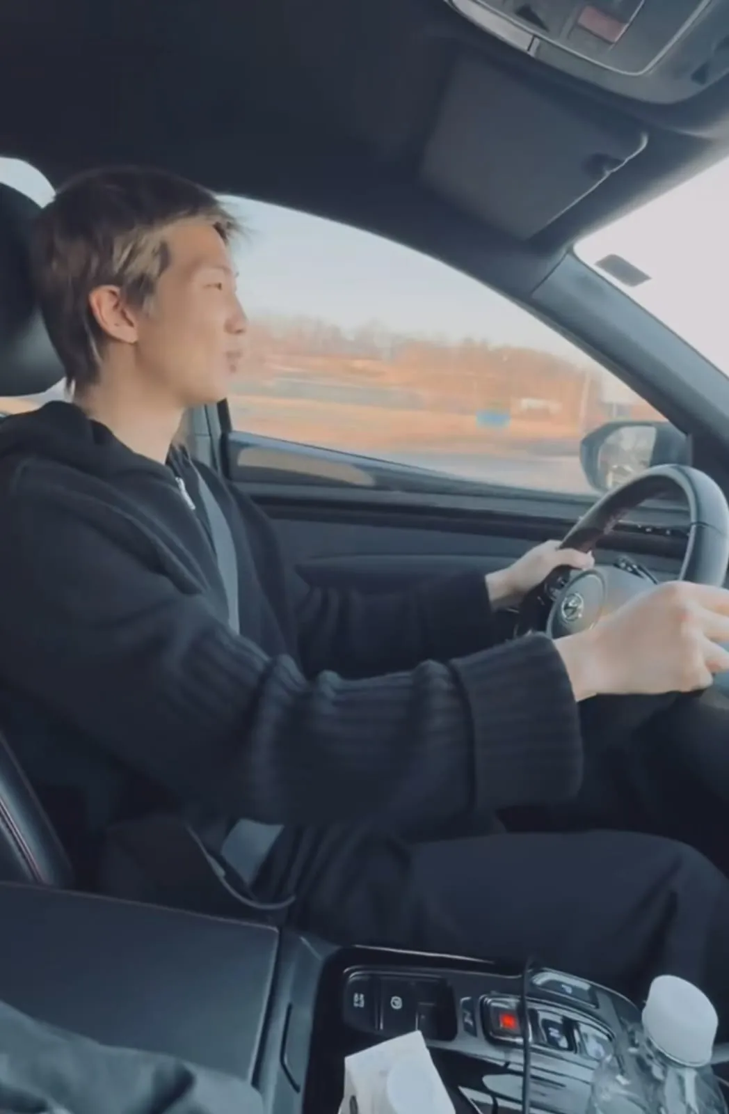 RM Resmi Mendapatkan SIM Setelah Lama Dinantikan (credit: instagram/rkive) 