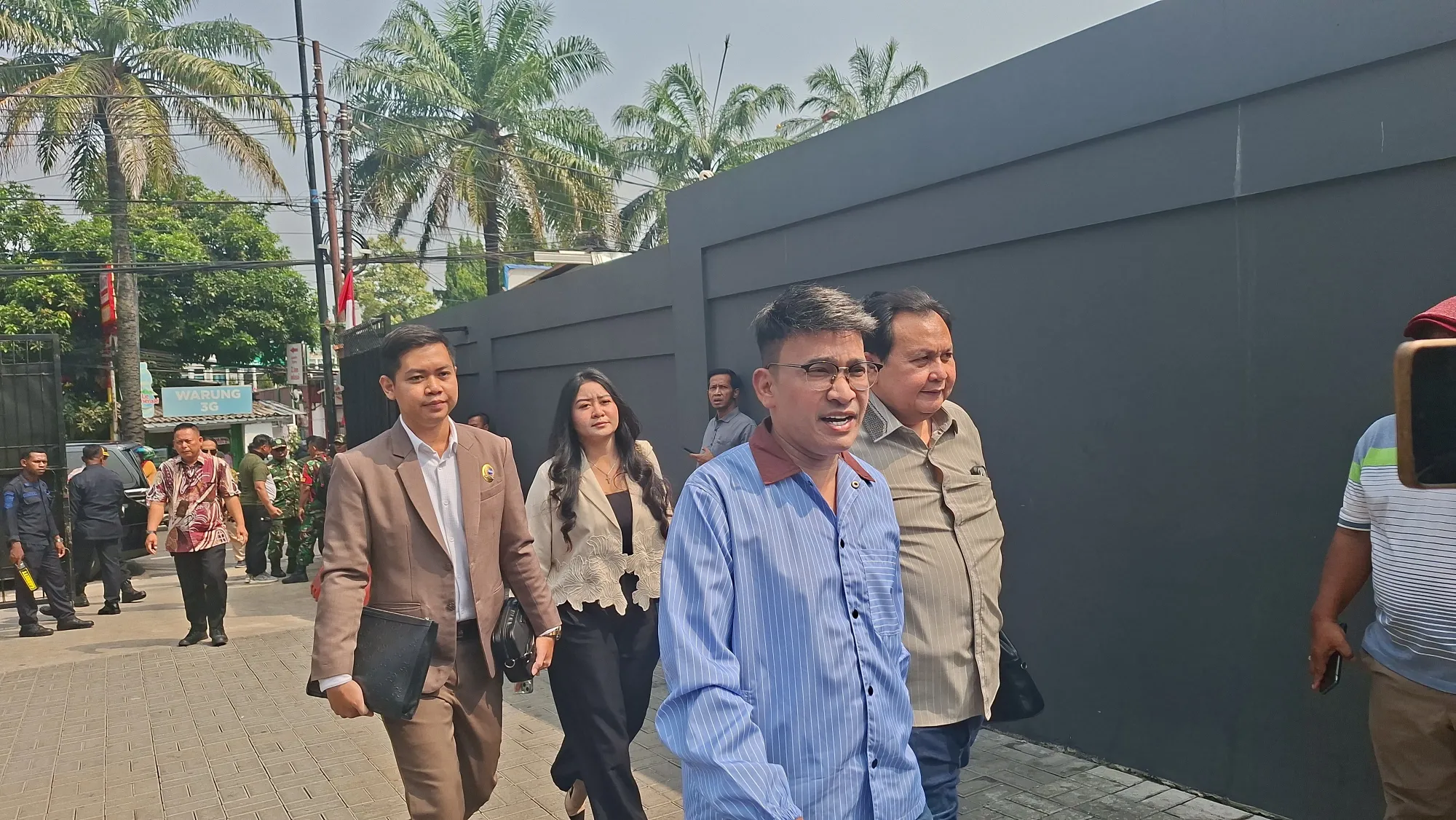 Ruben Onsu Tiba di Pengadilan Negeri Jakarta © KapanLagi.com/Fikri Alfi Rosyadi