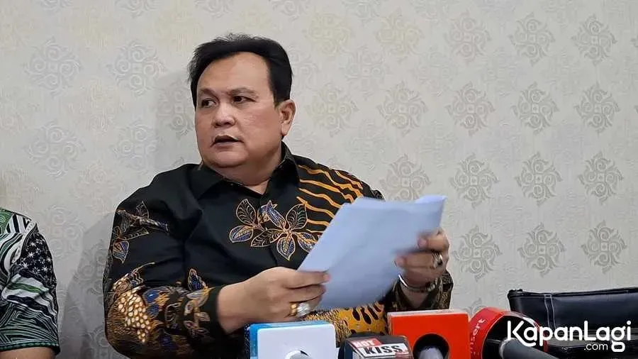 Minola Sebayang Pegang Kertas © KapanLagi.com/Fikri Alfi Rosyadi