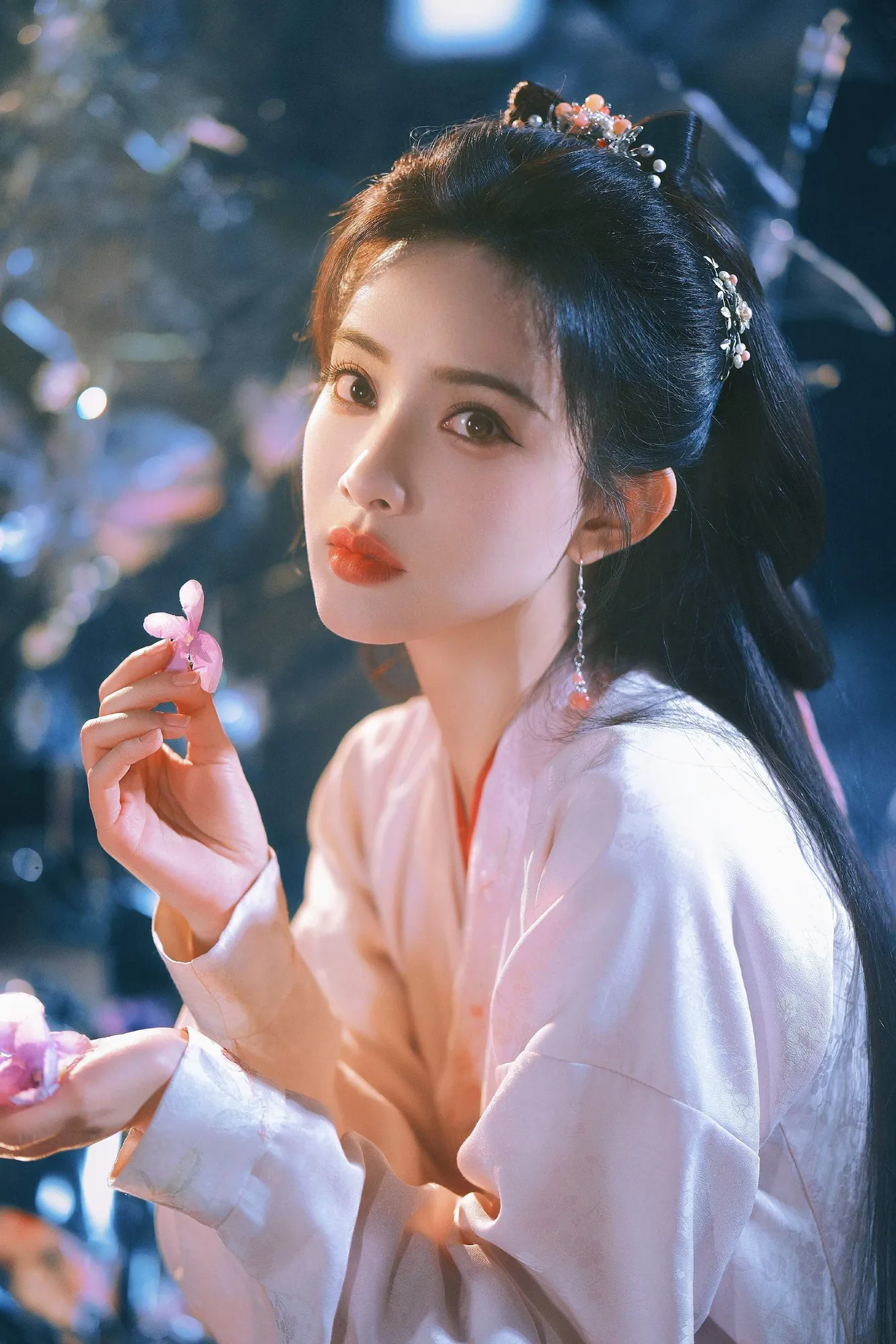 Meng Ziyi - copyright: weibo.com