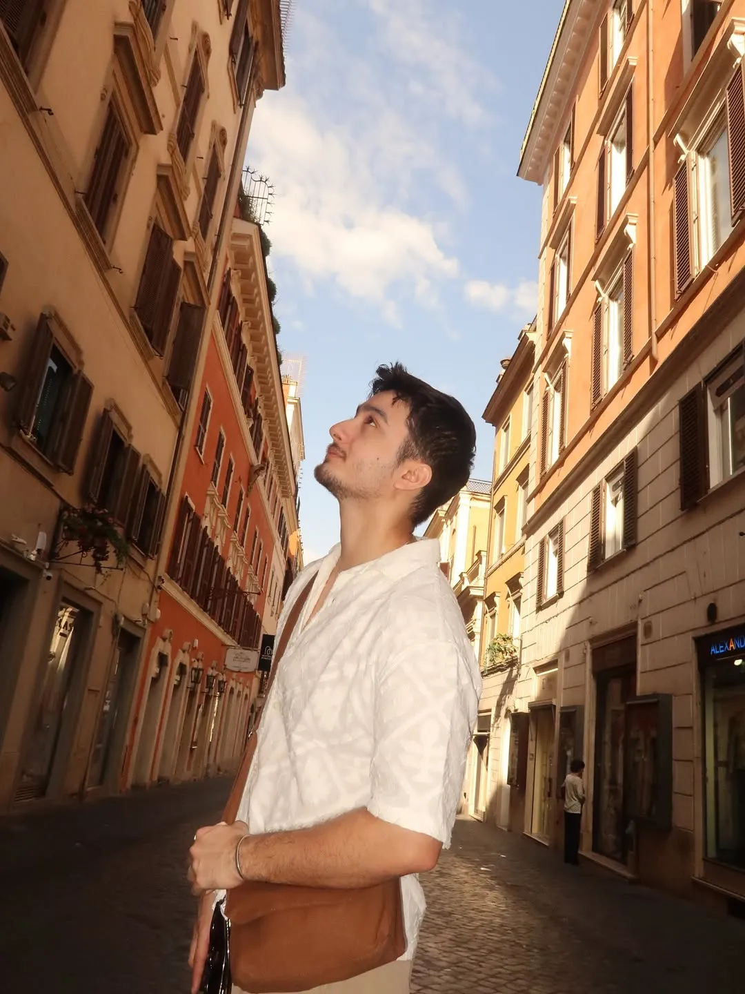 Bryan Domani Tampak Samping © instagram.com/bryandomani_bd_