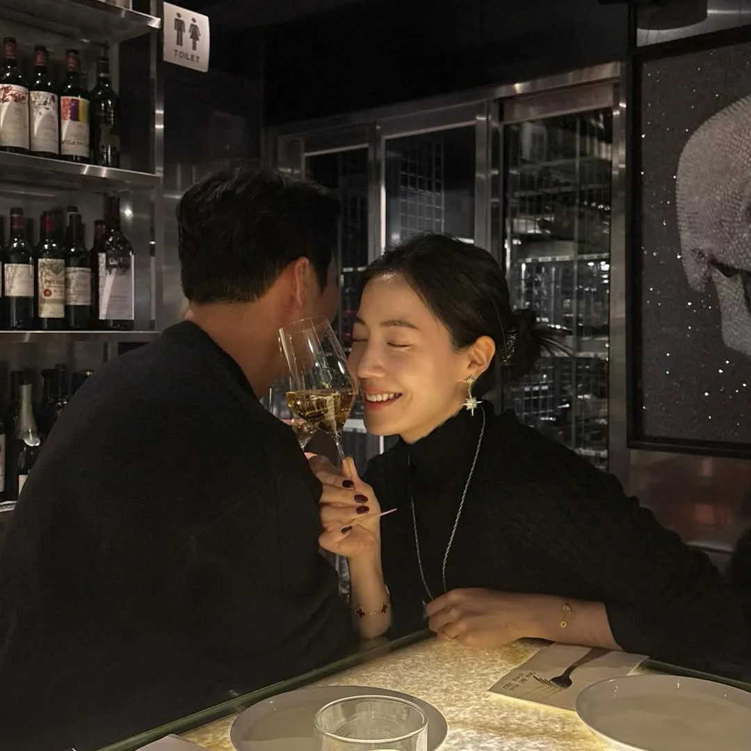Pernikahan diputuskan dengan keyakinan penuh (credit:instagram.com/hwayoung_ryu_93)