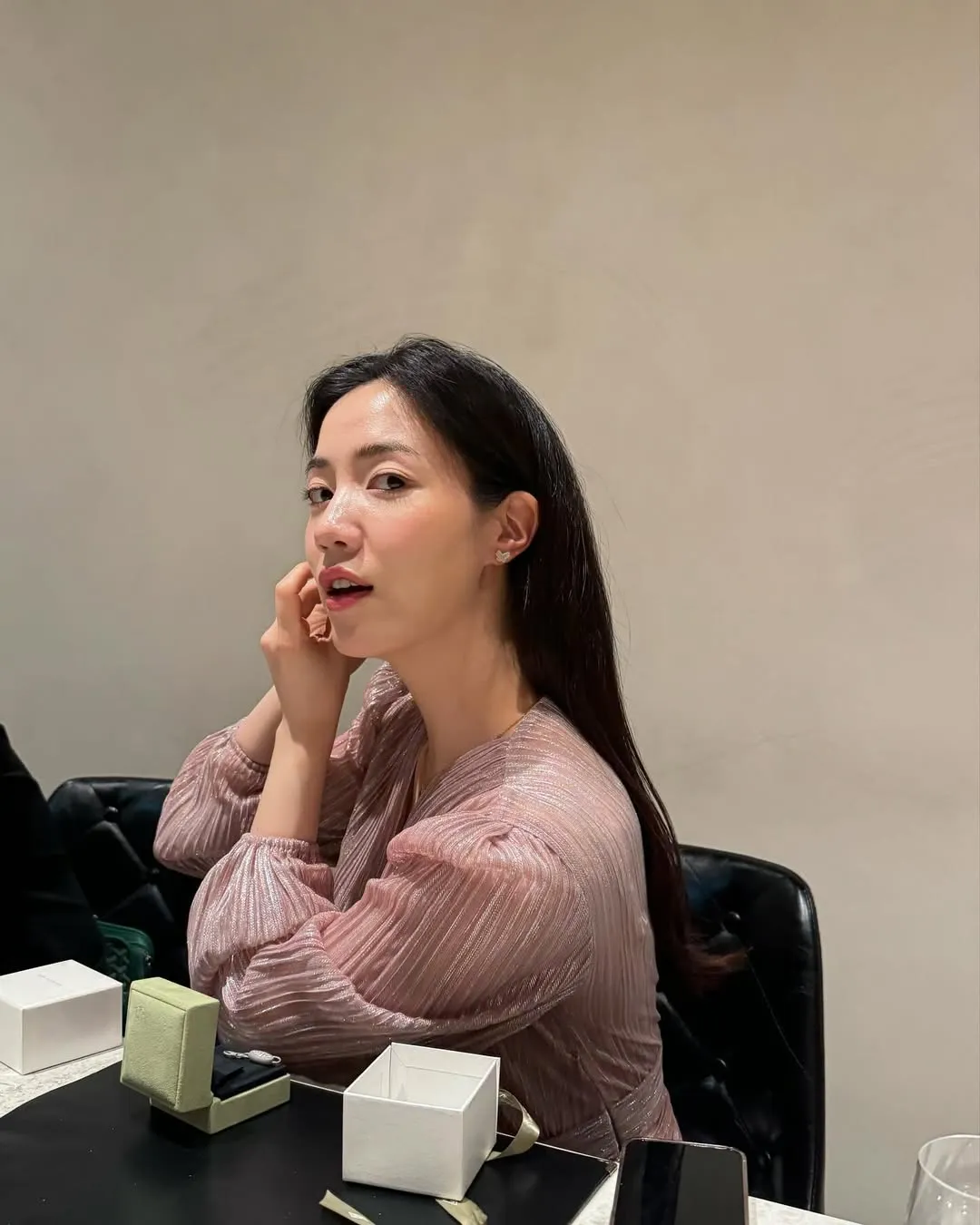 Acara digelar tertutup bersama orang terdekat (credit:instagram.com/hwayoung_ryu_93)