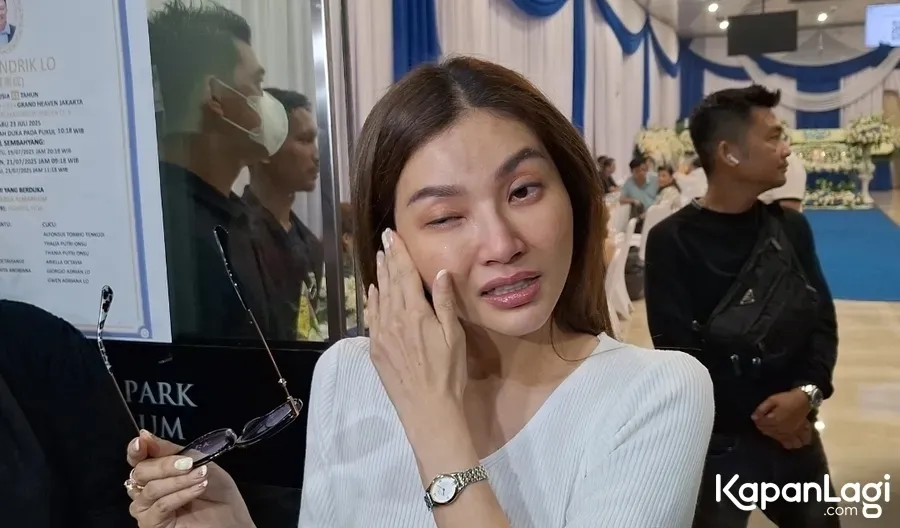 Sarwendah Melepas Kacamata © KapanLagi.com/Fikri Alfi Rosyadi