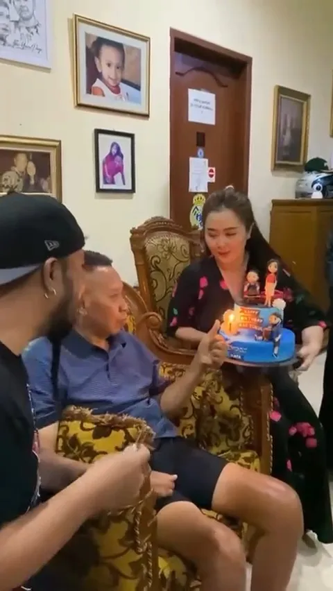 Ulang tahun Tukul Arwana penuh kehangatan (credit: instagram/peppy_beneran07)