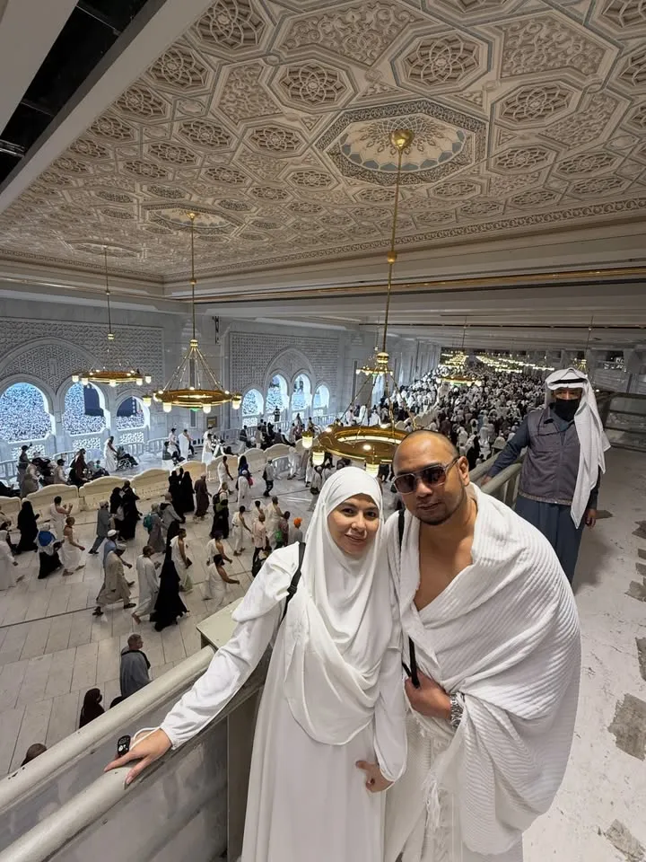Meisya Siregar dan Pengalaman Umrah Penuh Haru  (credit: Instagram.com/meisya__siregar)
