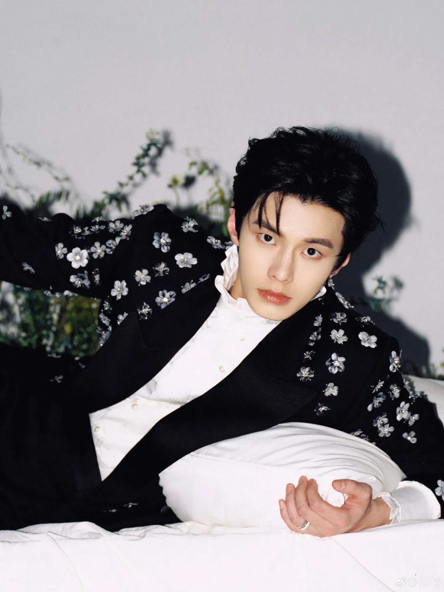 Daftar seleb populer China yang berasal dari etnis Muslim (credit:weibo)