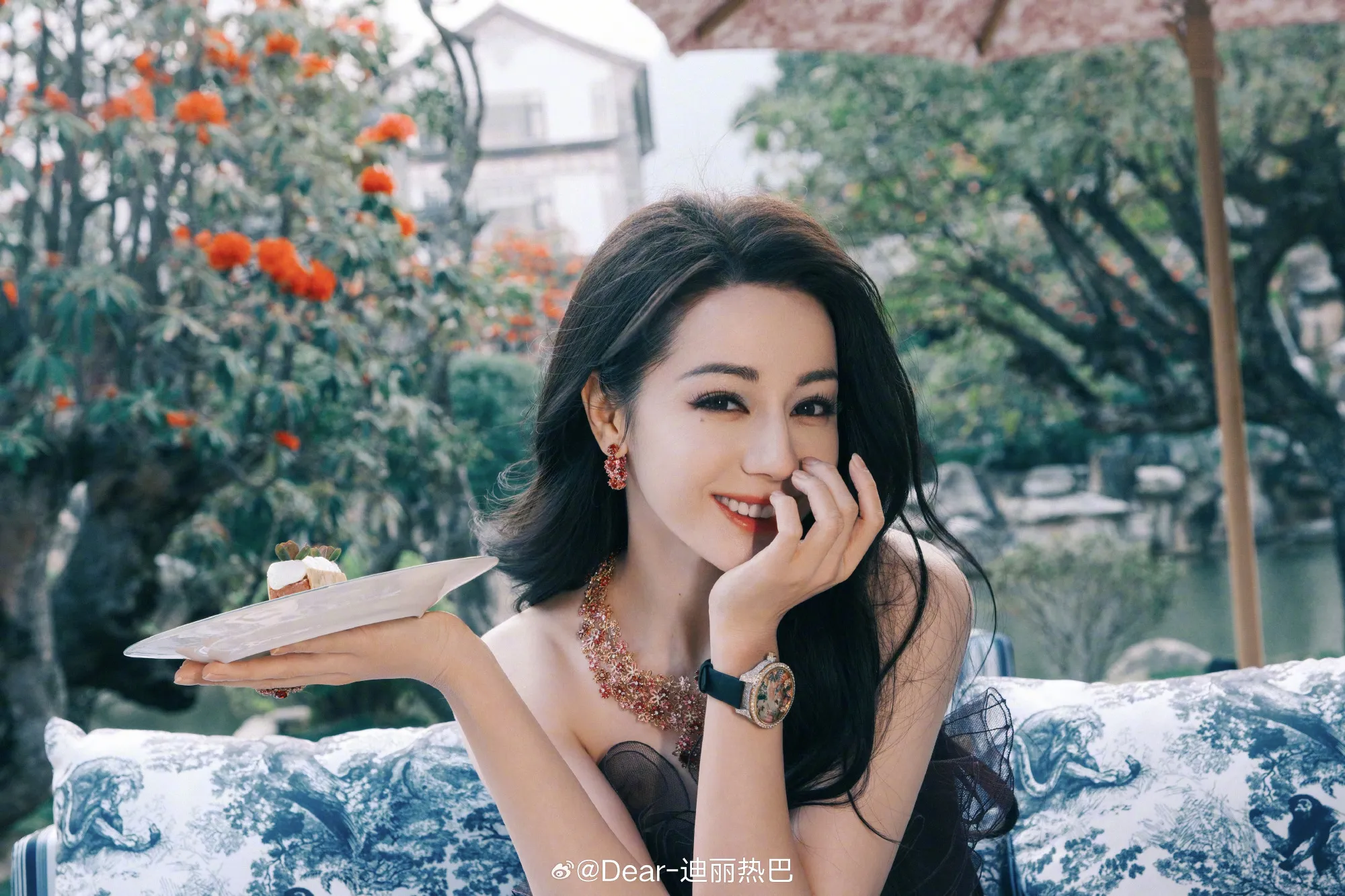 Daftar seleb populer China yang berasal dari etnis Muslim (credit:weibo)