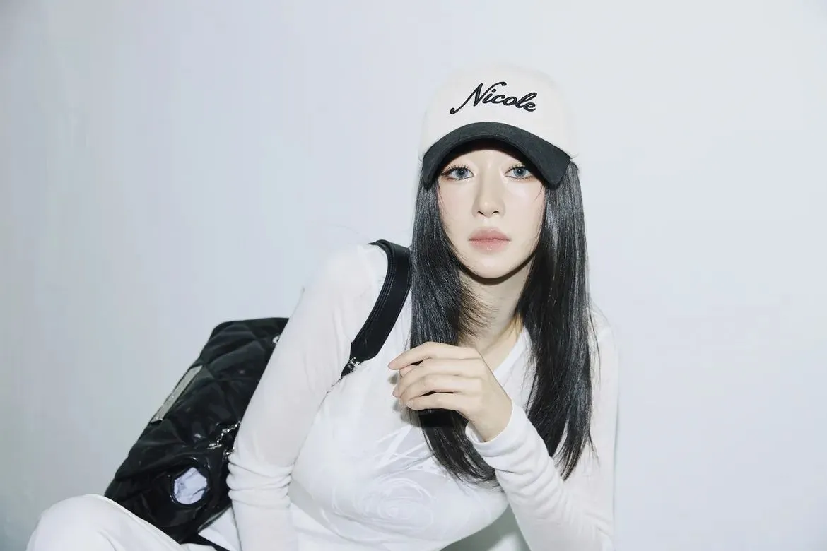 Seo Ye Ji Tenteng Tas (credit: instagram.com/yeyeji_seo)