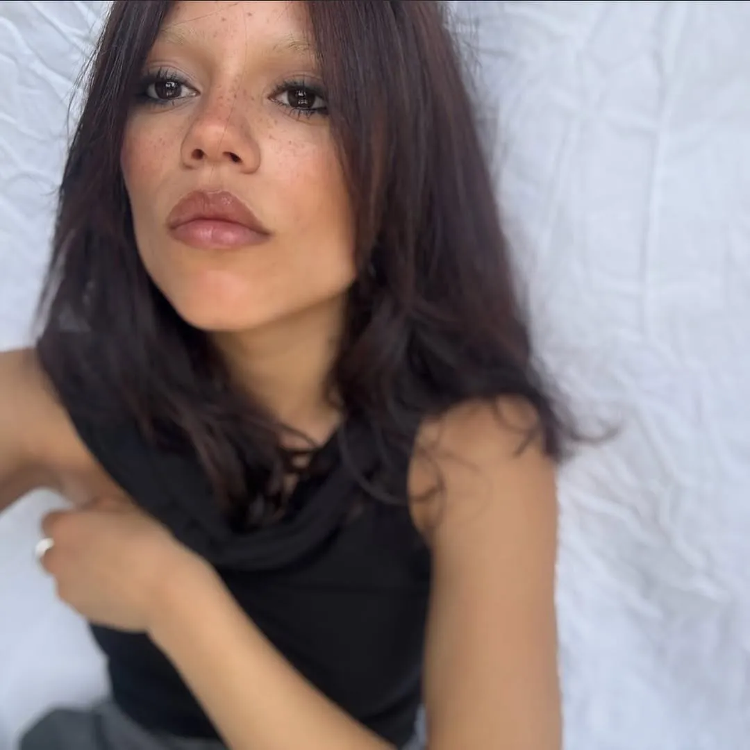 Bayaran Jenna Ortega Dikabarkan Naik hingga 733% (credit: instagram/jennaortega)