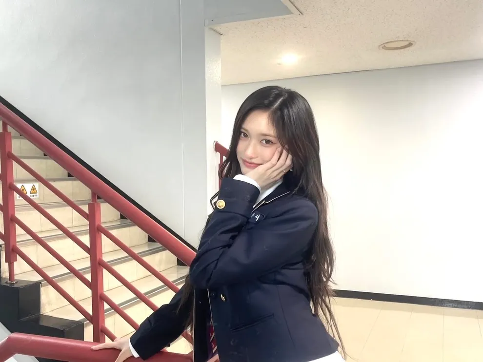 Leeseo IVE MC Inkigayo/instagram.com/eeseooes