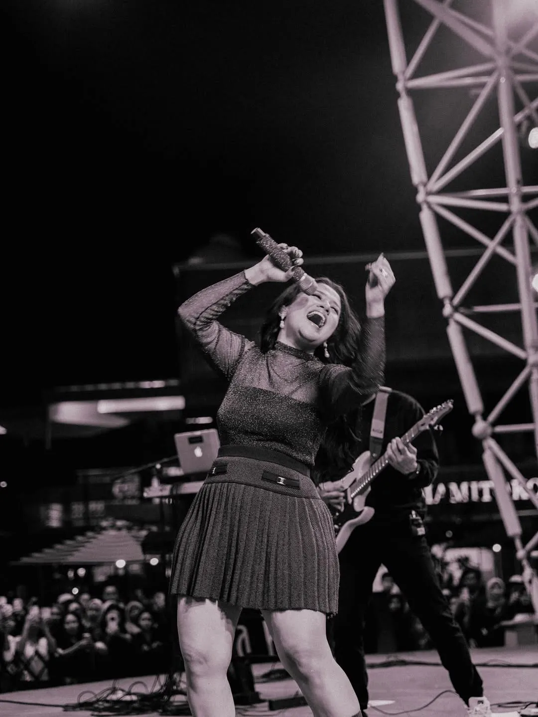 Shabrina Leanor on Stage (Credit: instagram.com/shabrina_leonita)